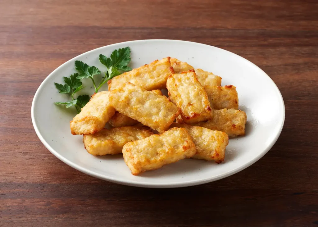 山口・秋川牧園、鶏肉たっぷりの新食感ハッシュポテト「ポテトチキン」発売。
