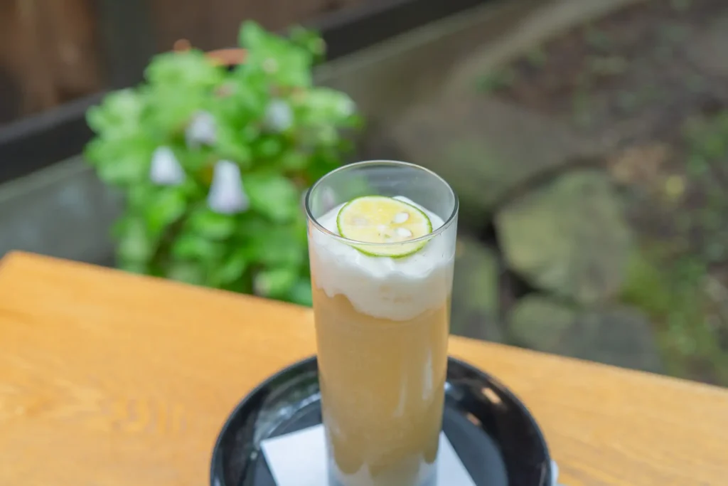江東区に和歌山県産青梅×抹茶「梅と抹茶のソーダ」誕生 船橋屋亀戸天神前本店限定、8月20日発売。