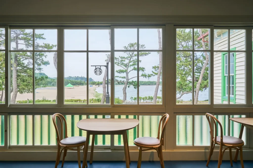 登録有形文化財の洋館に「スターバックス コーヒー 横浜海の公園店」8月10日オープン