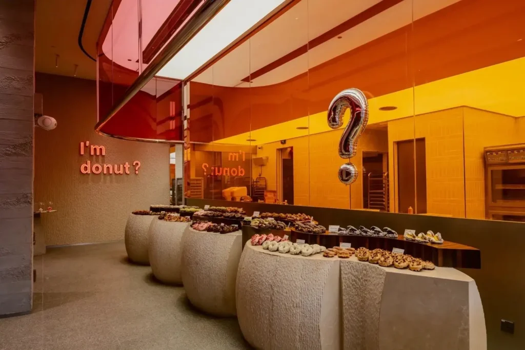 マレーシア・クアラルンプールに「I’m donut？」誕生 9月12日オープン、初日200名超が開店前から行列。マレーシア限定15種も。