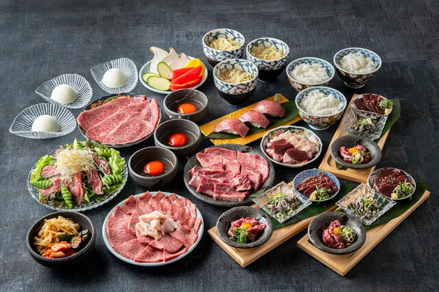 大阪市に和牛焼肉「和牛のまるよし」1周年記念企画誕生 9月5日開始。全17品8,800円コースにドリンク110円均一も展開。